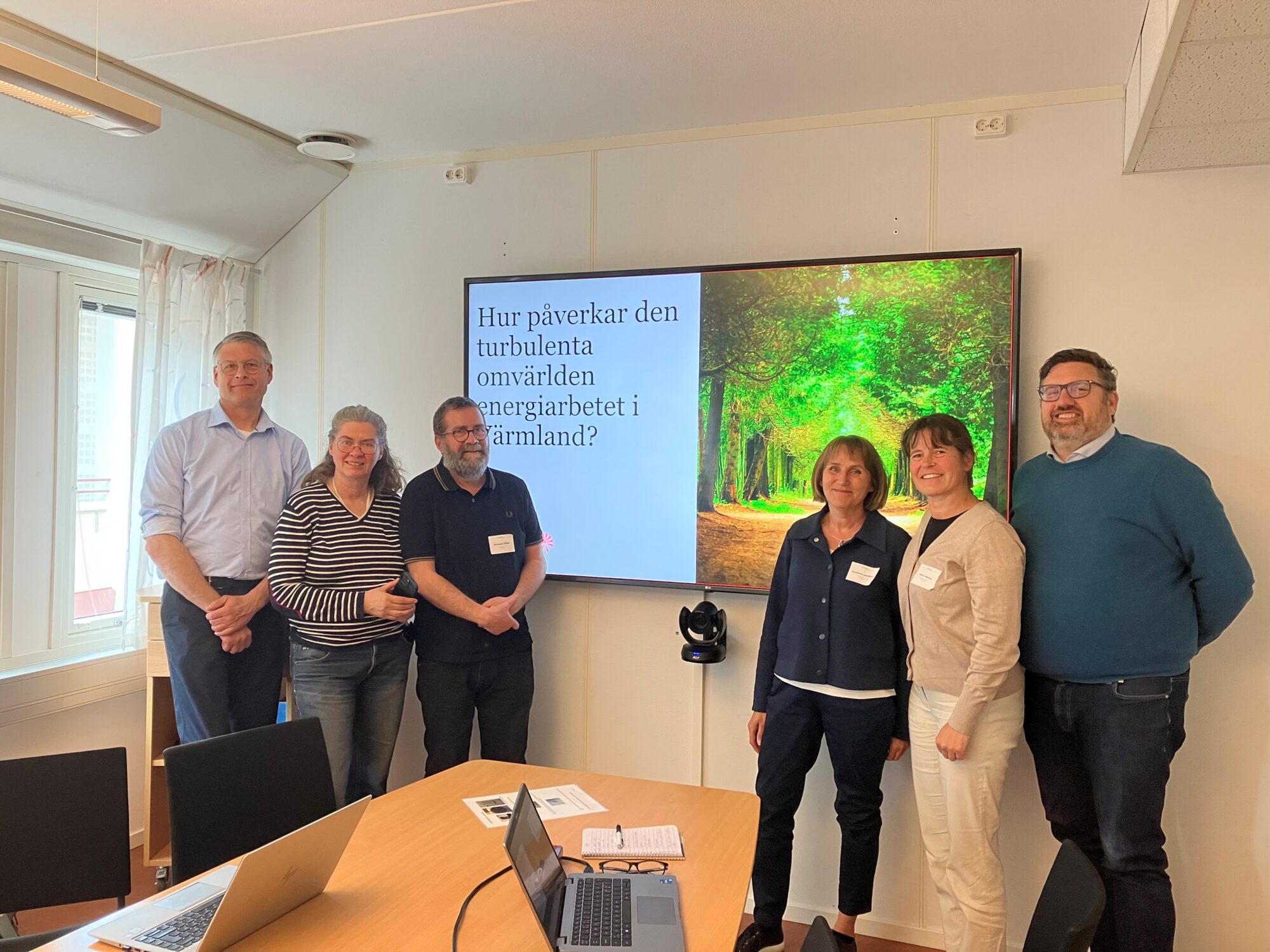 Den 5 maj träffades arbetsgruppen för energisystemanalys. Från Vänster på bilden: Stefan Ivarsson och Charlotte Hedbom (Region Värmland), Michael Sillen och Kristina Landfors (Anthesis), Maria Jepson (Länsstyrelsen Värmland) och Daniel Ekström (Region Värmland).